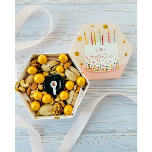 Подарочный набор 'С Днем рождения', мёд-суфле, орехи натуральные и в шоколадной глазури