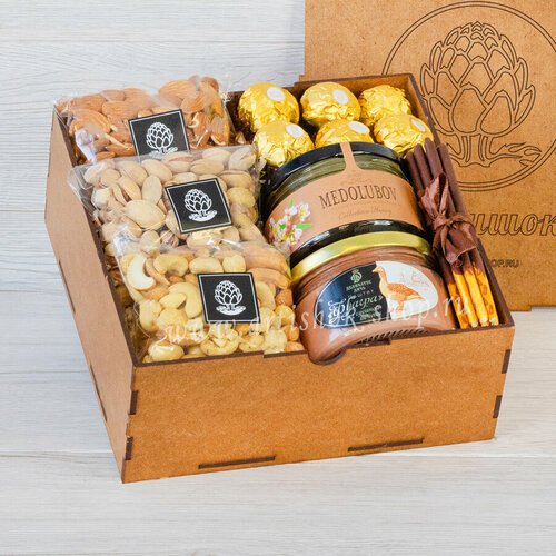 Подарочный набор с орехами и конфетами ART-Box артишок №325