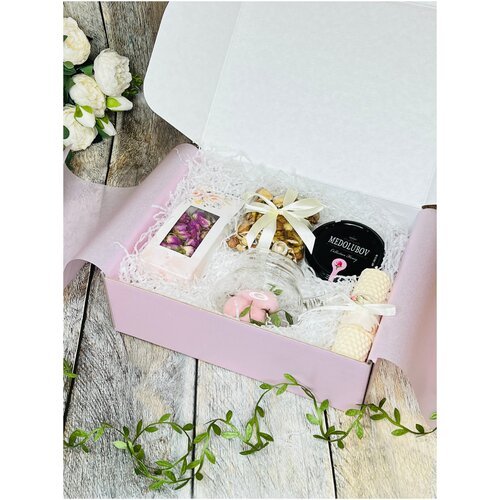 Подарочный набор 'Расцветай', заварочный чайник, сухие бутоны роз, свеча, орехи, мёд-суфле