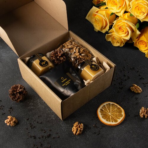 Подарочный набор 'Лесная поляна' с грецким орехом, медом и чаем