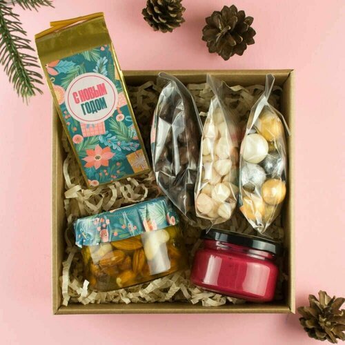 Подарочный набор в коробке: мед-суфле, чай, орехи и сухофрукты