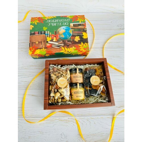 Подарочный набор 'Любимому учителю', орехи, мед, сухофрукты